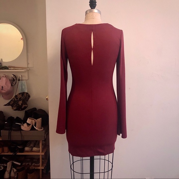 Bell Sleeve Fitted Burgundy Dress - Picture 3 of 4
